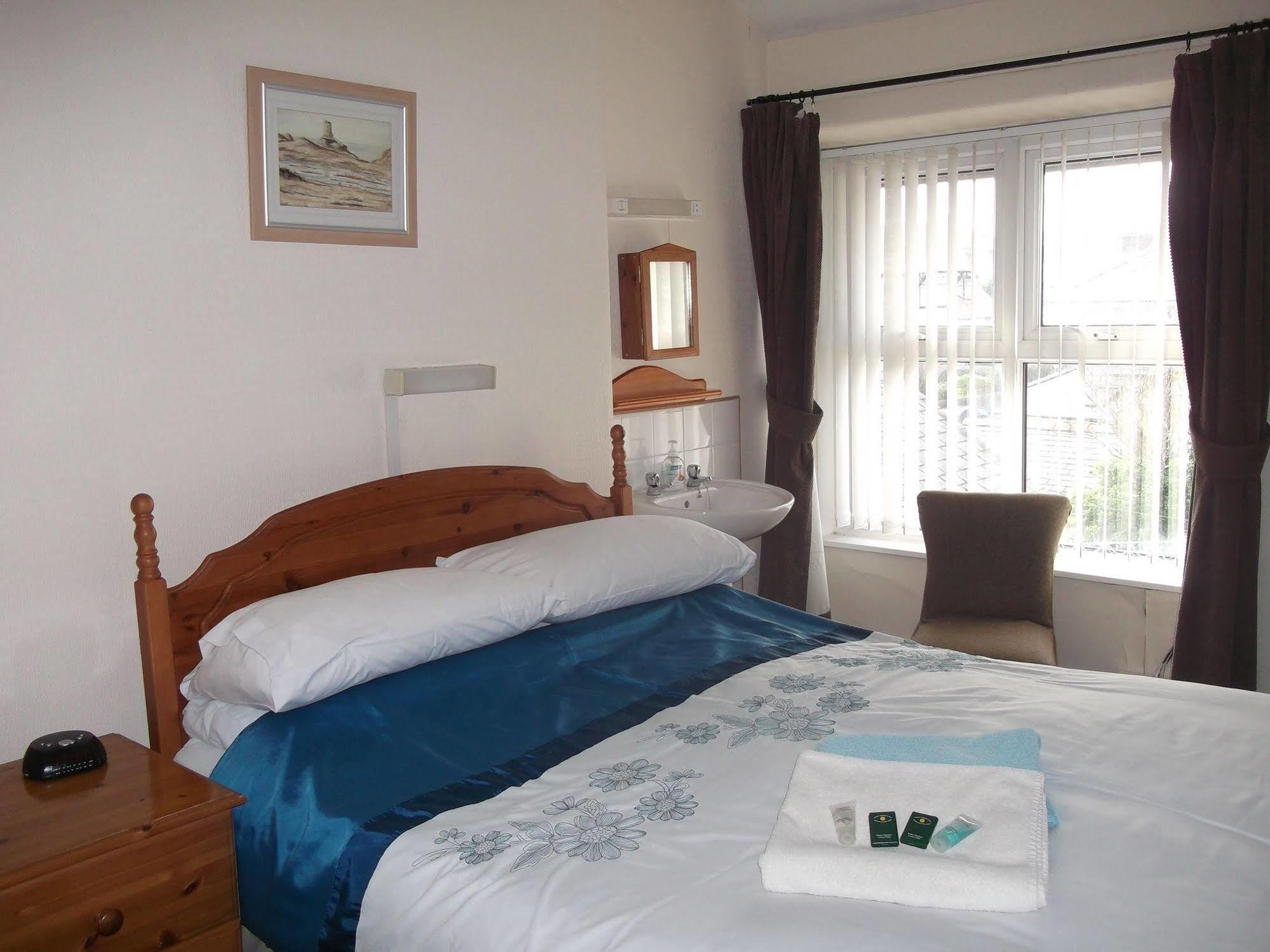 Wavecrest Hotel Holyhead Exterior foto